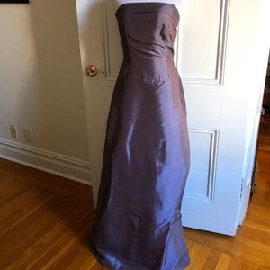 B2 LIGHT PURPLE STRAPLESS GOWN TULLE GATHERED BACK WEDDING GALA DRESS SIZE 8